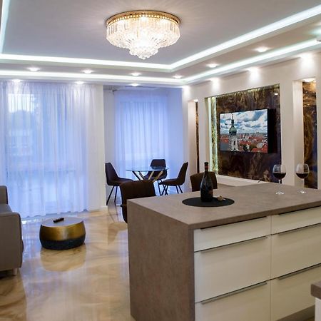 Dream Apartman 2 With Free Parking Gyor Bagian luar foto