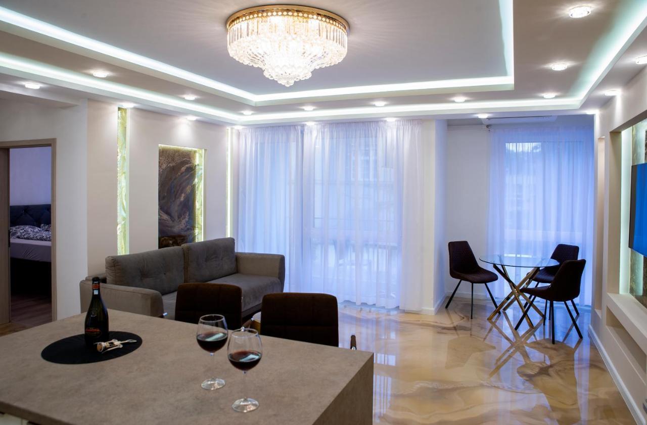 Dream Apartman 2 With Free Parking Gyor Bagian luar foto