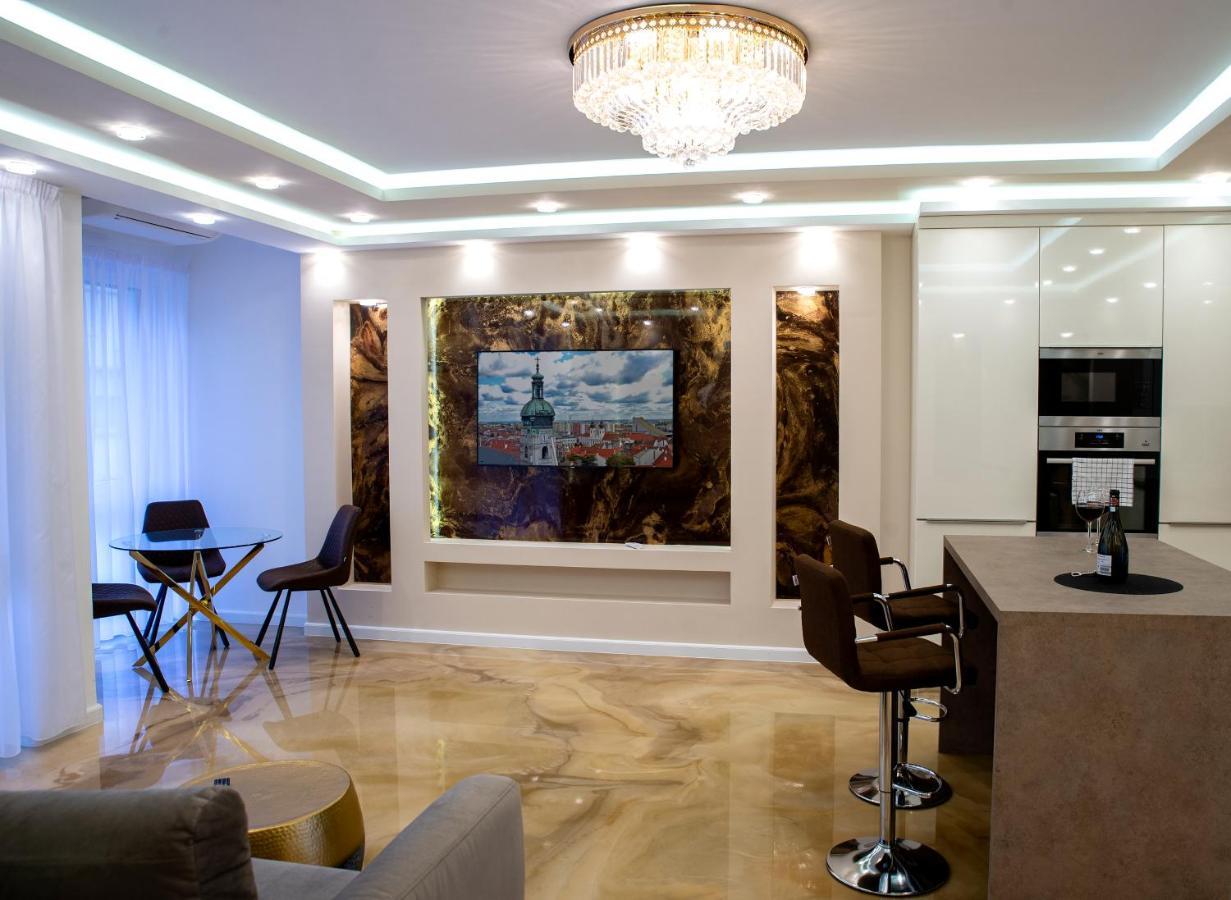 Dream Apartman 2 With Free Parking Gyor Bagian luar foto