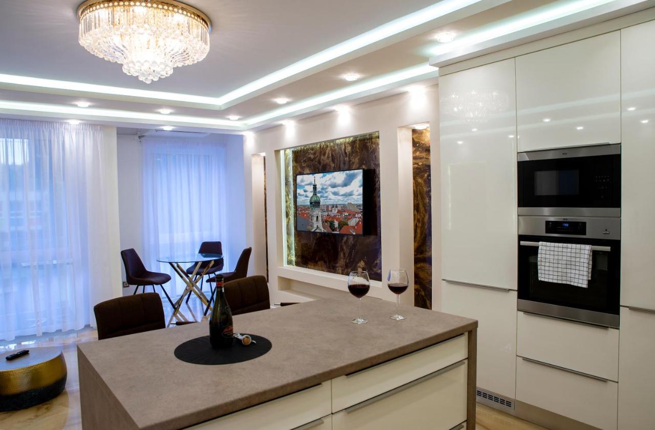 Dream Apartman 2 With Free Parking Gyor Bagian luar foto